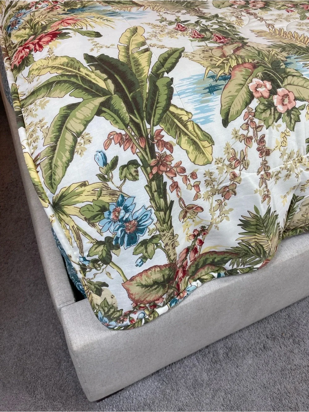 Vintage Lee Joda custom Floral Comforter in Multi-Color - Classic Home Bedding
